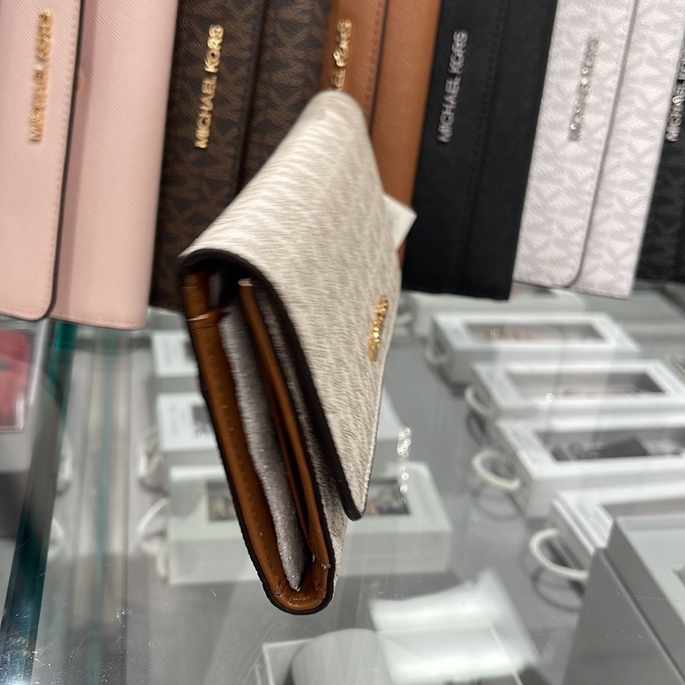 MICHAEL KORS JET SET TRV LARGE TRIFOLD VANILLA - Picture 14 of 16